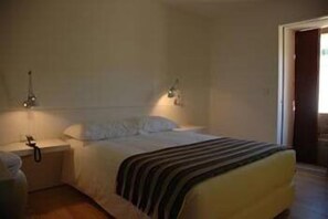 Escritorio, insonorización y ropa de cama 