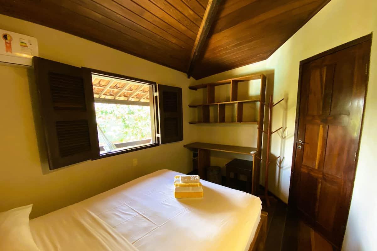 Quarto casal standard | Frigobar, cofres nos quartos, escrivaninha