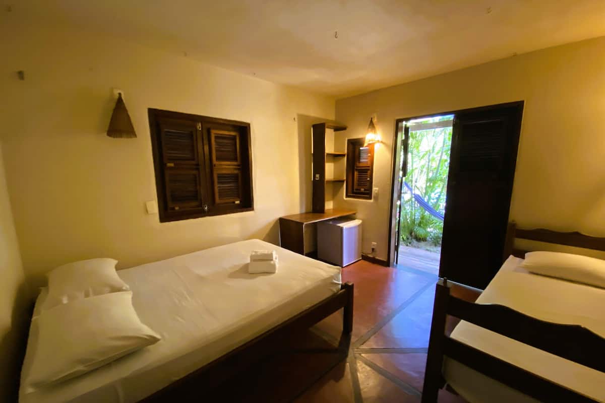 Quarto Premium Triplo | Frigobar, cofres nos quartos, escrivaninha