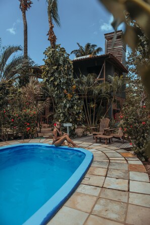 Outdoor pool, sun loungers - Pousada Mahí (Jijoca de Jericoacoara)