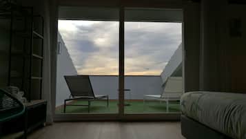 Superior Studio Suite, Beach View | Free WiFi