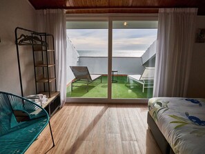 Superior Studio Suite, Beach View | Free WiFi - Hotel Vila de Premià (Premia de Mar)
