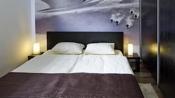 1 bedroom, free cots/infant beds, free WiFi, bed sheets