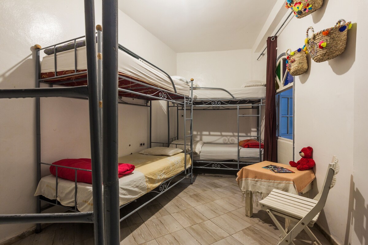 1 bedroom, Egyptian cotton sheets, premium bedding, down duvets