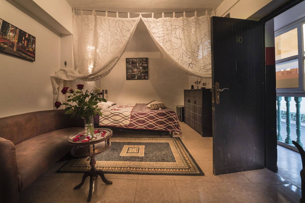 Deluxe Room | Living area