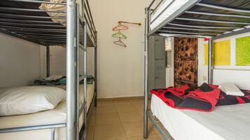 1 bedroom, Egyptian cotton sheets, premium bedding, down duvets