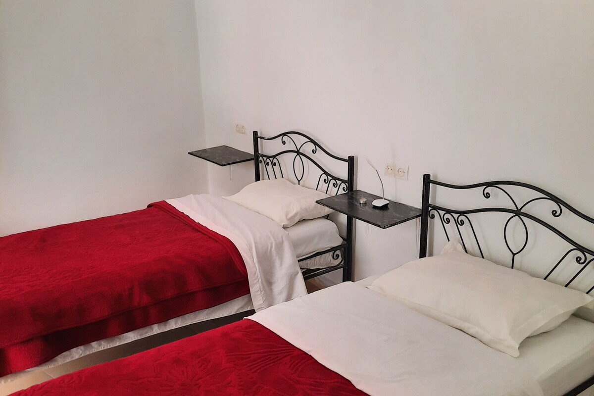 Deluxe Triple Room | 1 bedroom, Egyptian cotton sheets, premium bedding, down duvets