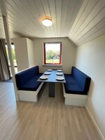 Cottage, (excl. linen) Private Bathroom - 6 people | Servicio de comidas en la habitación