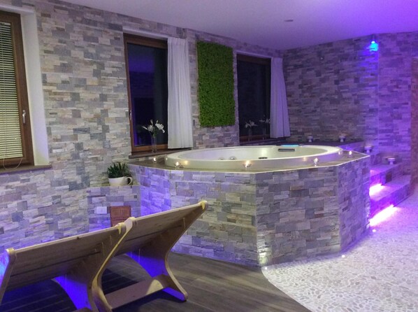 Sauna, hot tub, steam room, Turkish bath, hydrotherapy, Swedish massages