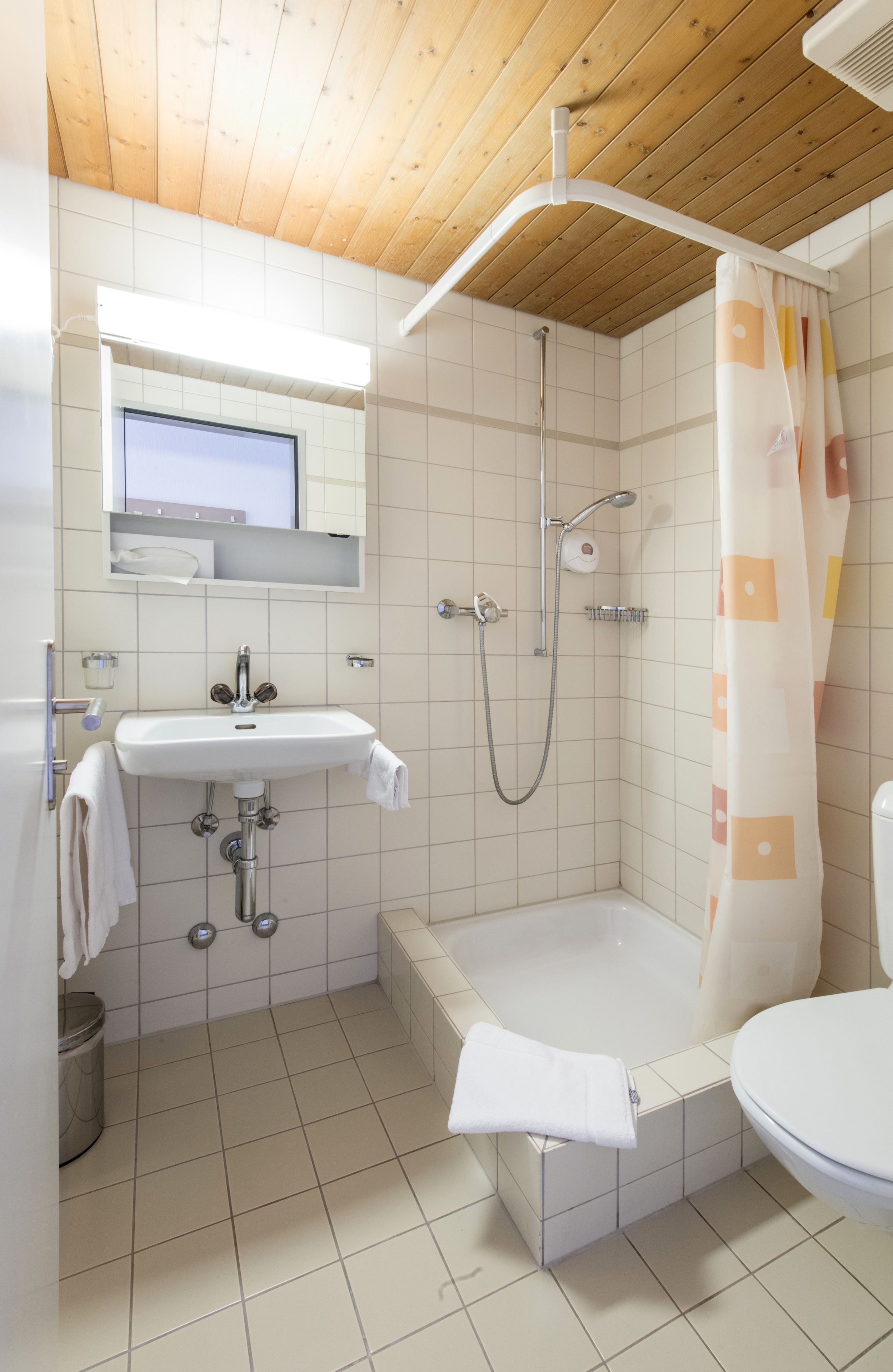 twin room | bathroom | hair dryer, towels