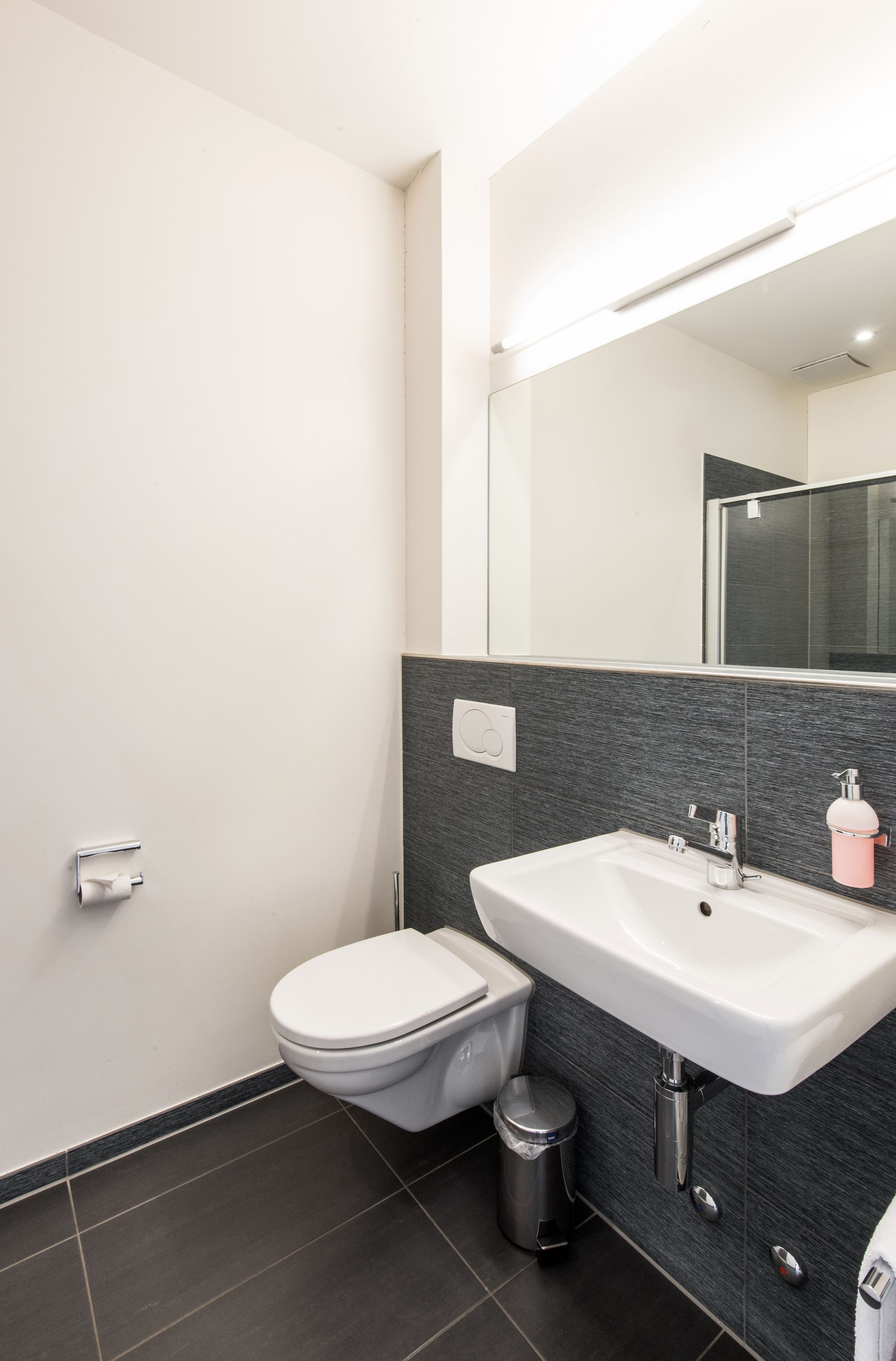 twin room | bathroom | hair dryer, towels