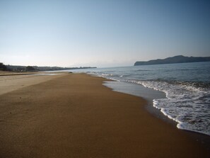 Beach - Artemis Apartments (Chania)