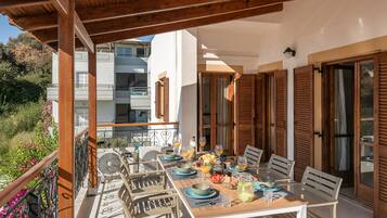 Exclusive Apartment | Terrace/patio