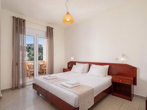 Deluxe Apartment, Pool View | Hypo-allergenic bedding, in-room safe, desk, blackout drapes - Artemis Apartments (Chania)