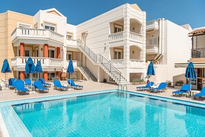 Front of property - Artemis Apartments (Chania)