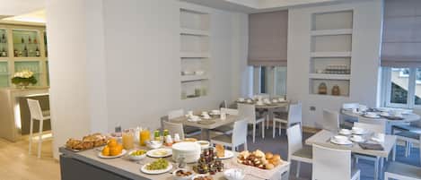 Daily buffet breakfast (EUR 10 per person)