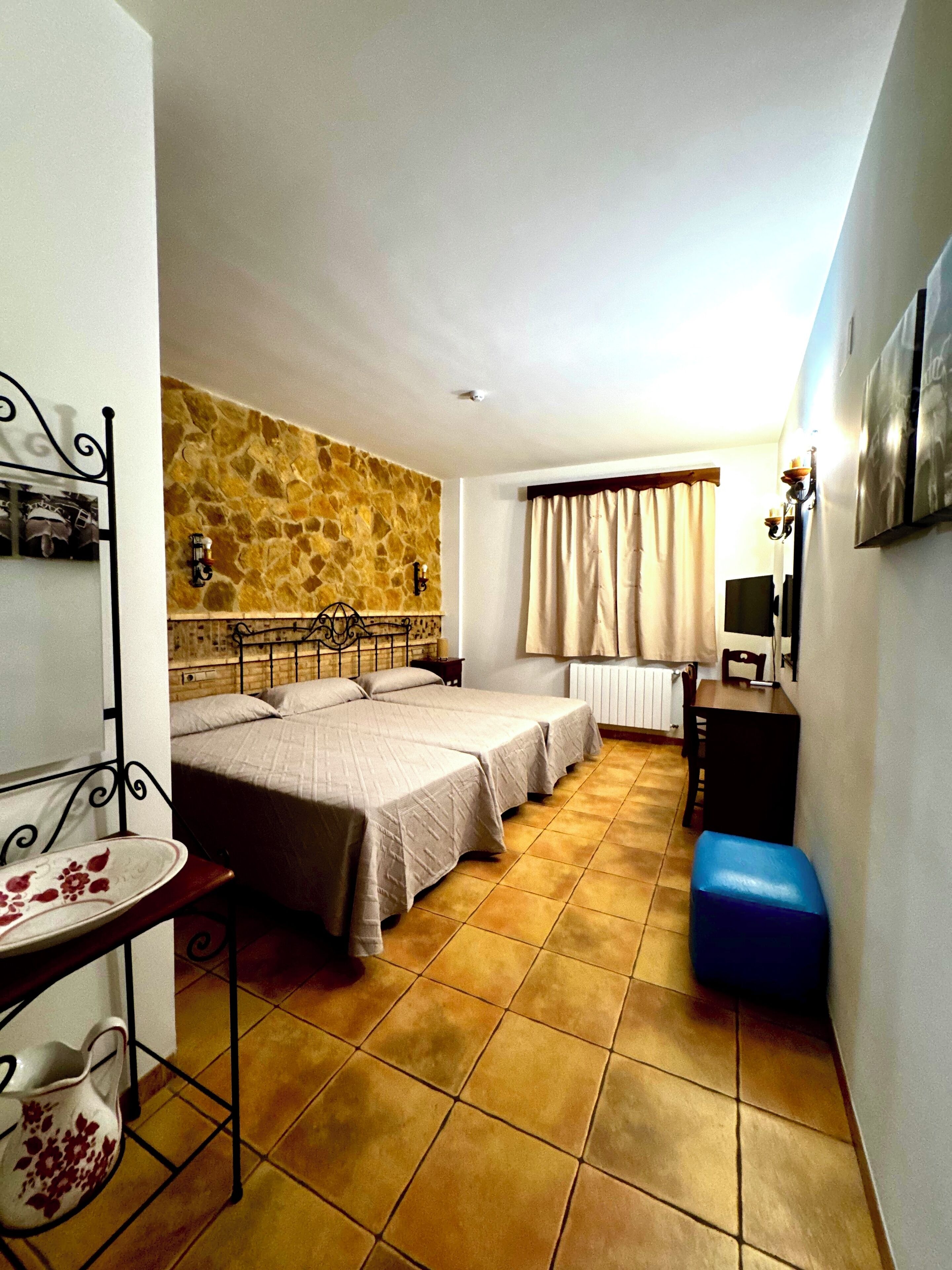 家庭三人房 | 免費 Wi-Fi、床單、方便輪椅出入