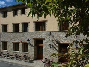 واجهة المنشأة