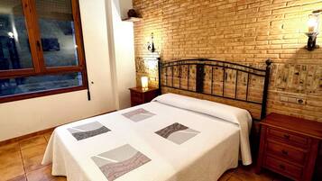 Comfort Double Room, Mountain View | Free WiFi, bed sheets, wheelchair access