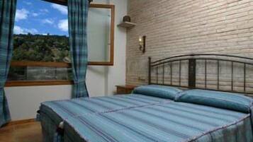 Free WiFi, bed sheets, wheelchair access