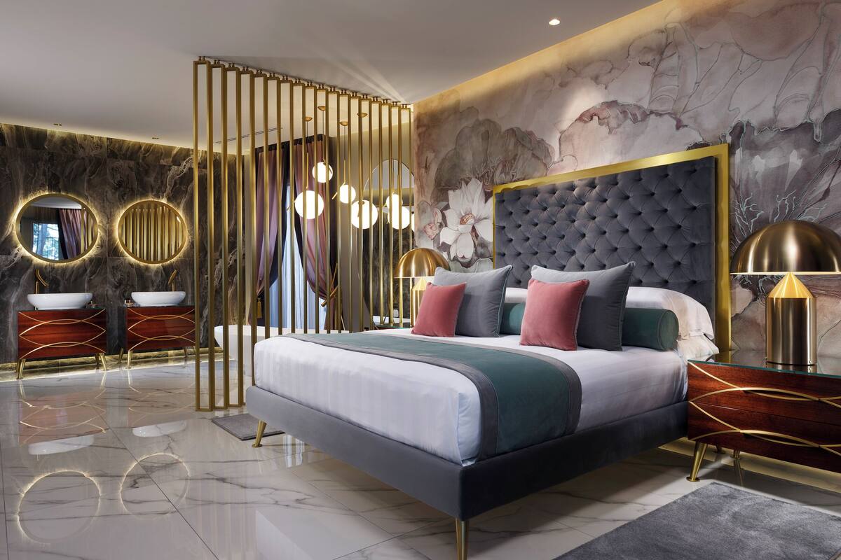 Premium bedding, minibar, in-room safe, individually furnished