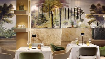 2 restaurants servant le petit déjeuner, spécialités Cuisine italienne