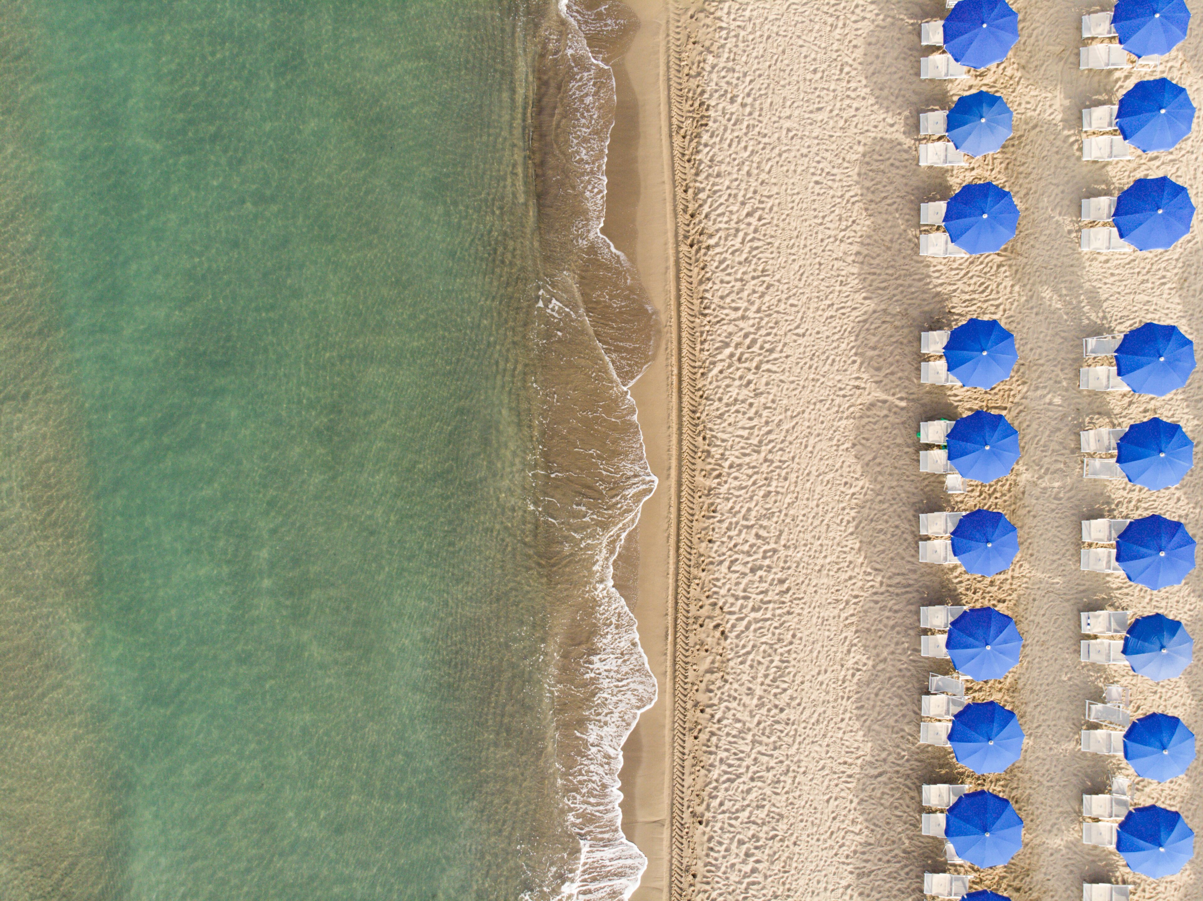 Private beach, sun-loungers, beach umbrellas, beach towels
