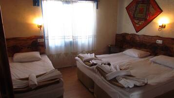 Habitación triple | Wifi gratis y ropa de cama