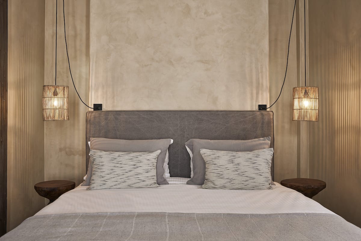 Hypo-allergenic bedding available, in-room safe, desk, blackout drapes