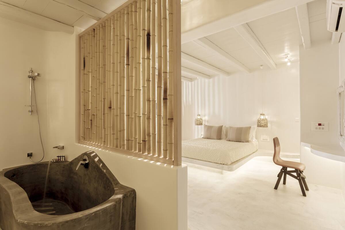 Premium Suite, 1 Bedroom, Pool Access | Hypo-allergenic bedding available, in-room safe, desk, blackout drapes