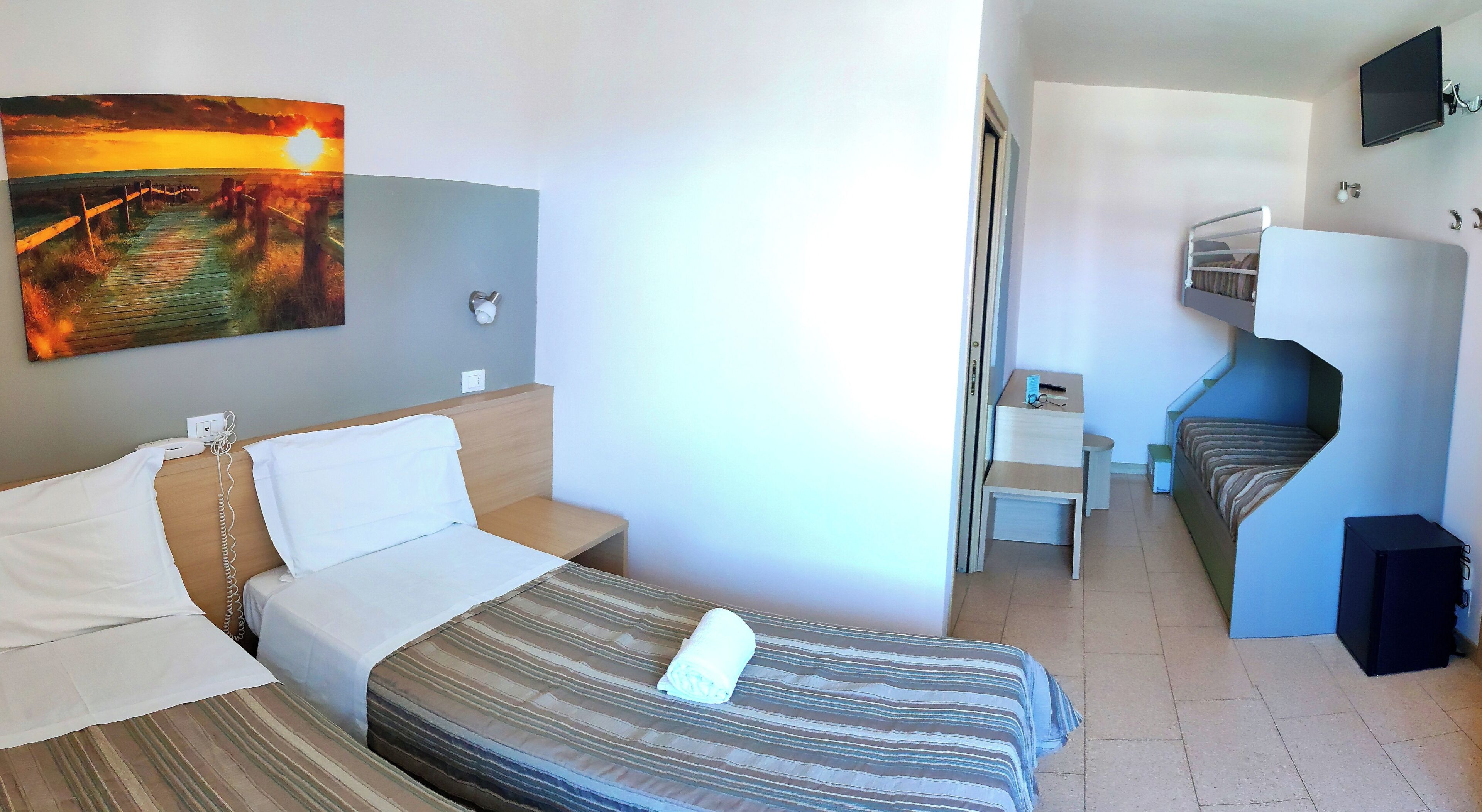 Coffres-forts dans les chambres, bureau, Wi-Fi gratuit, draps fournis