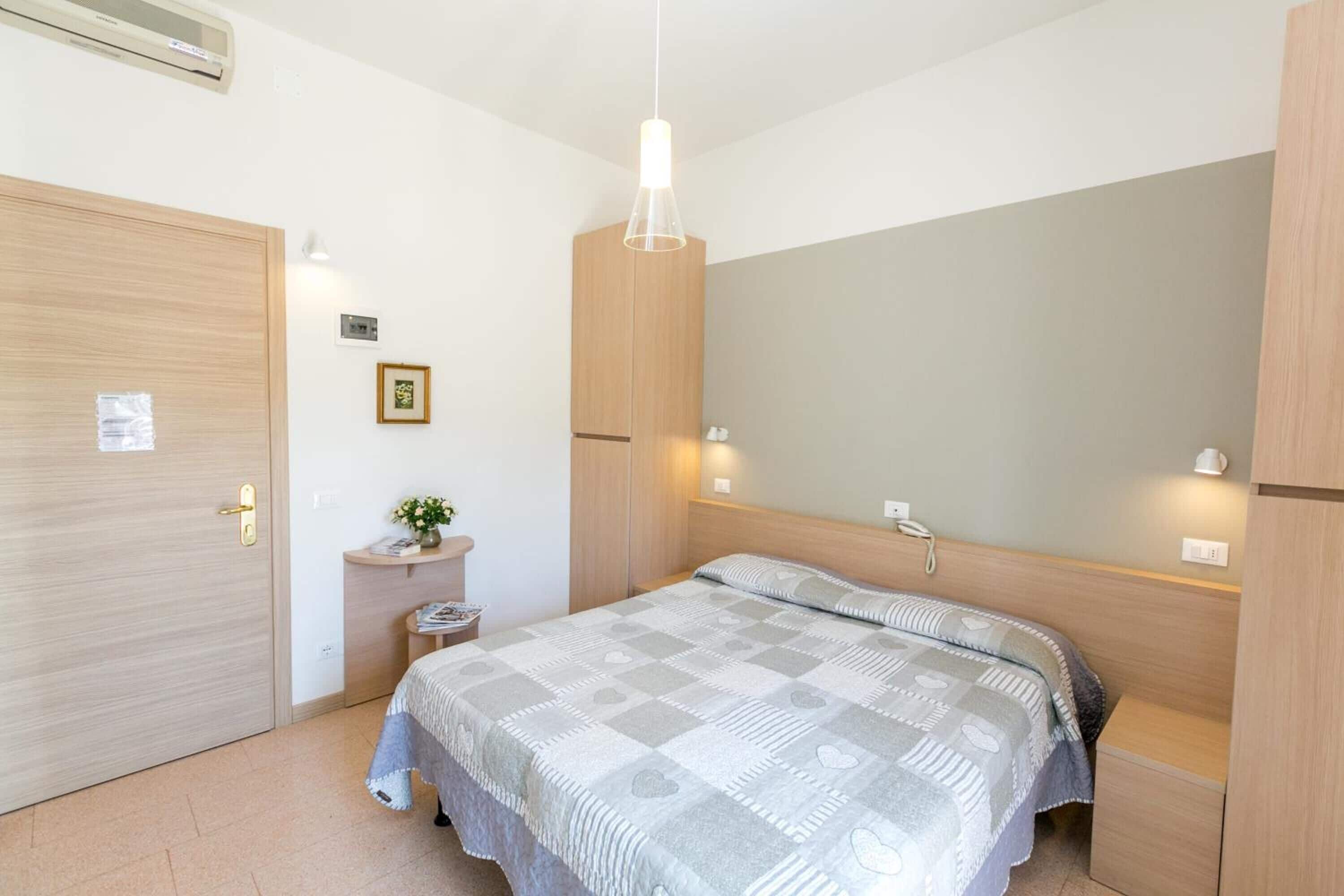 quadruple room | 1 bedroom, in-room safe, desk, free wifi