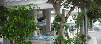 Hotel Jonic