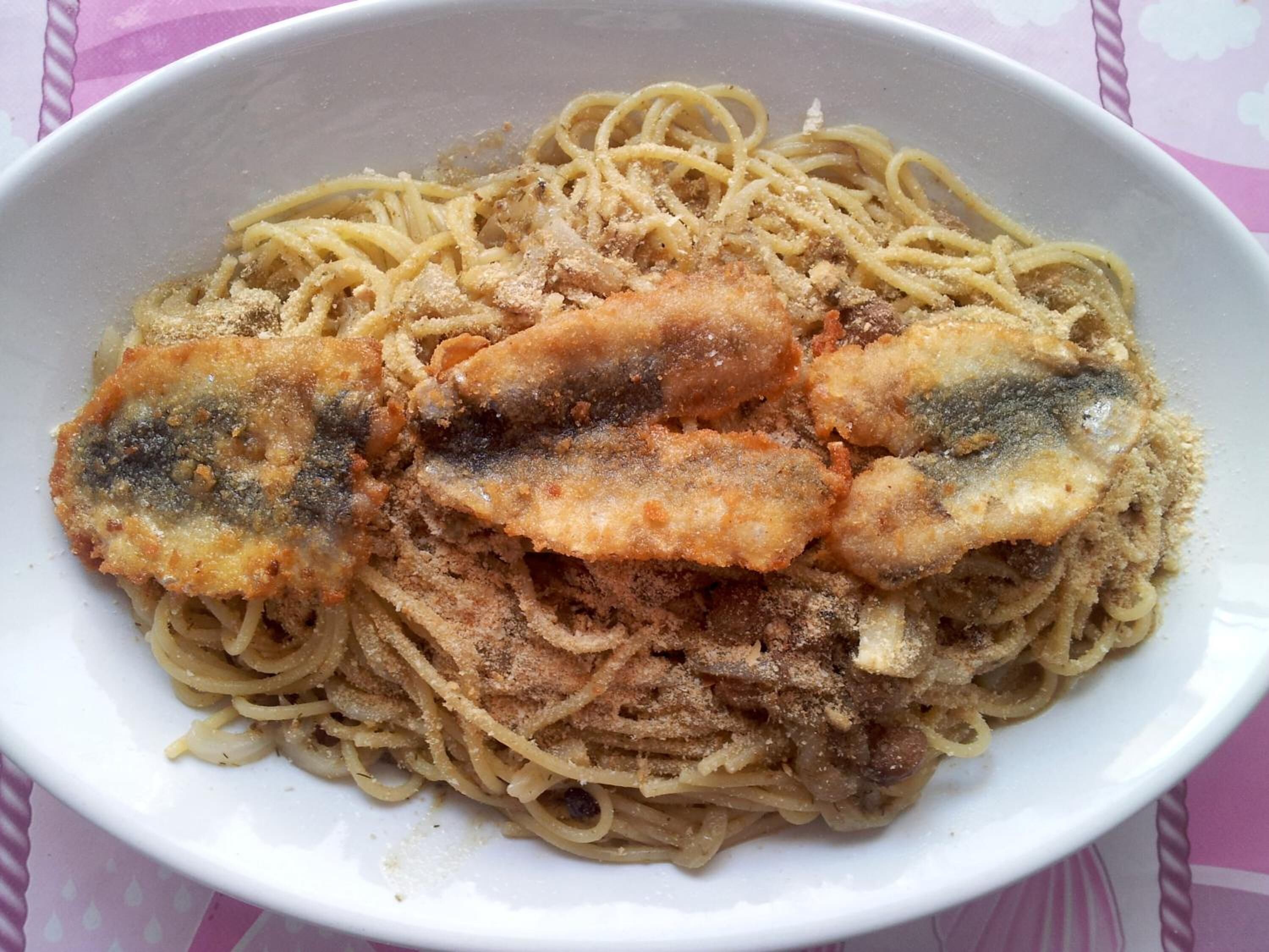 breakfast, lunch, dinner served; local cuisine, sea views