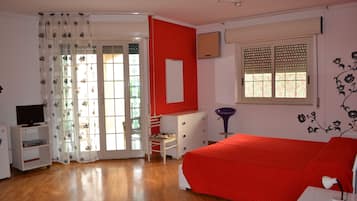 Double Room, Annex Building (Veranda) | In-room safe, desk, iron/ironing board, free WiFi