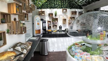 Daily buffet breakfast (EUR 18 per person)