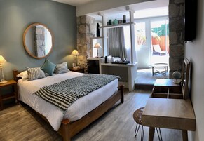 Junior Suite | Premium bedding, in-room safe, individually decorated