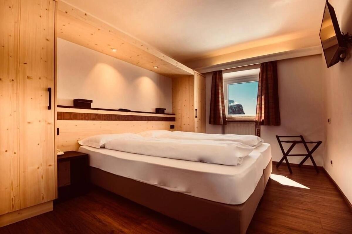 double or twin room | frette italian sheets, pillow-top beds, in-room safe, free wifi