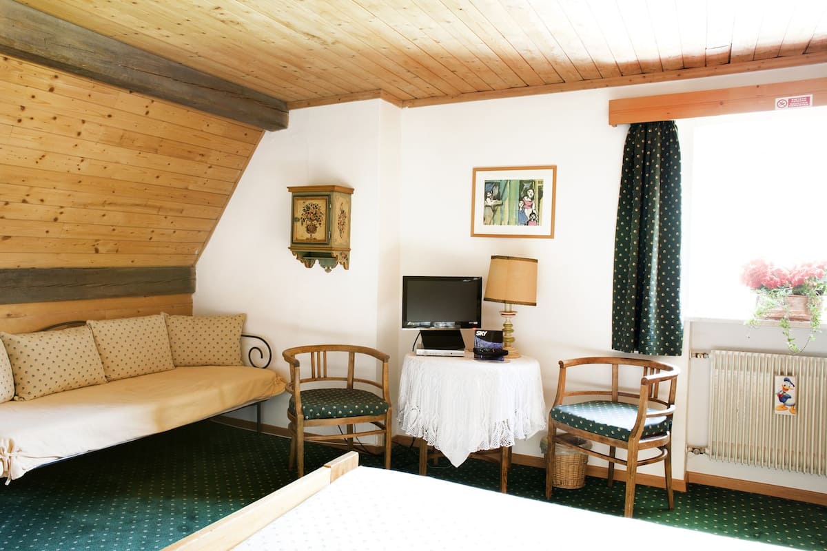 frette italian sheets, pillow-top beds, in-room safe, free wifi