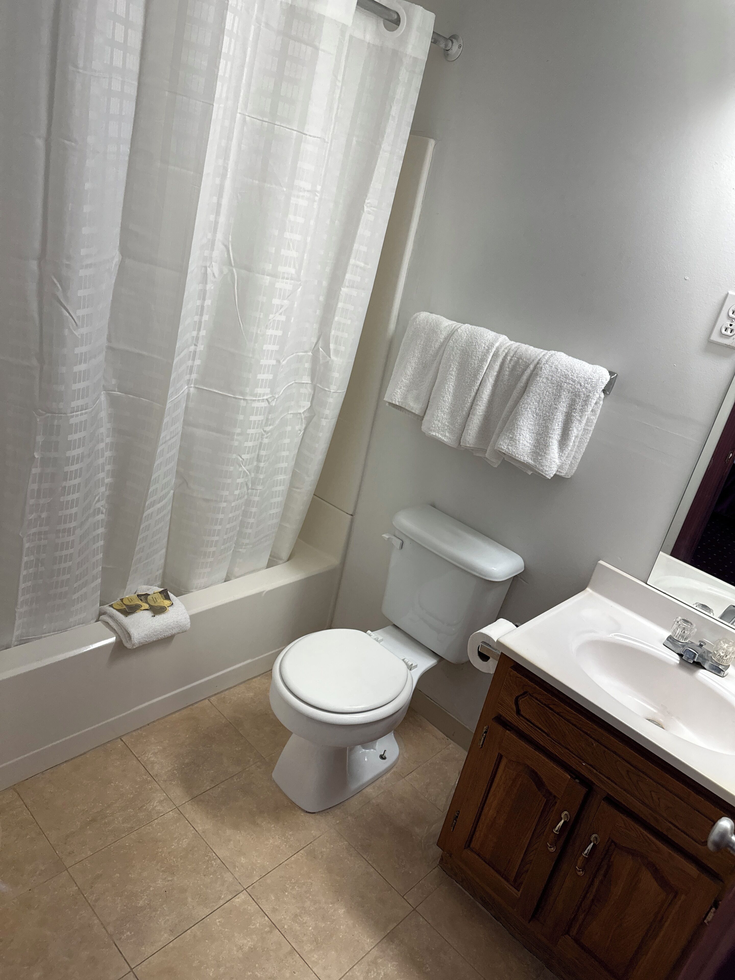 Family Room | Bathroom
