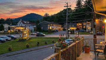 Superior Apartment, 2 Bedrooms, Kitchen, Mountain View | Terrace/patio