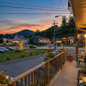 Superior Apartment, 2 Bedrooms, Kitchen, Mountain View | Terrace/patio