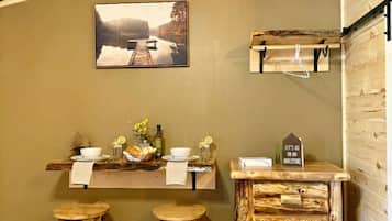 Monolocale | Tende oscuranti, ferro/asse da stiro, Wi-Fi gratuito, lenzuola