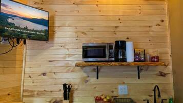 Studio | Blackout curtains, iron/ironing board, free WiFi, bed sheets