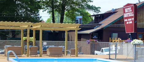 Outdoor pool, sun loungers