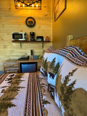 Studio | Blackout drapes, iron/ironing board, free WiFi, bed sheets