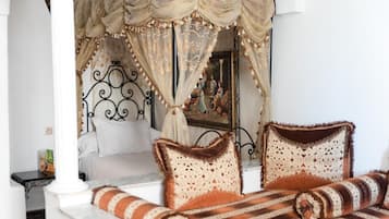 Minibar, blackout drapes, free WiFi, bed sheets