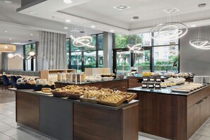 Daily full breakfast for a fee - Courtyard München City Ost (Munich)