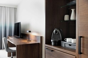 Suíte júnior, 1 quarto, vista para a cidade | Roupas de cama premium, camas com colchões pillow-top
