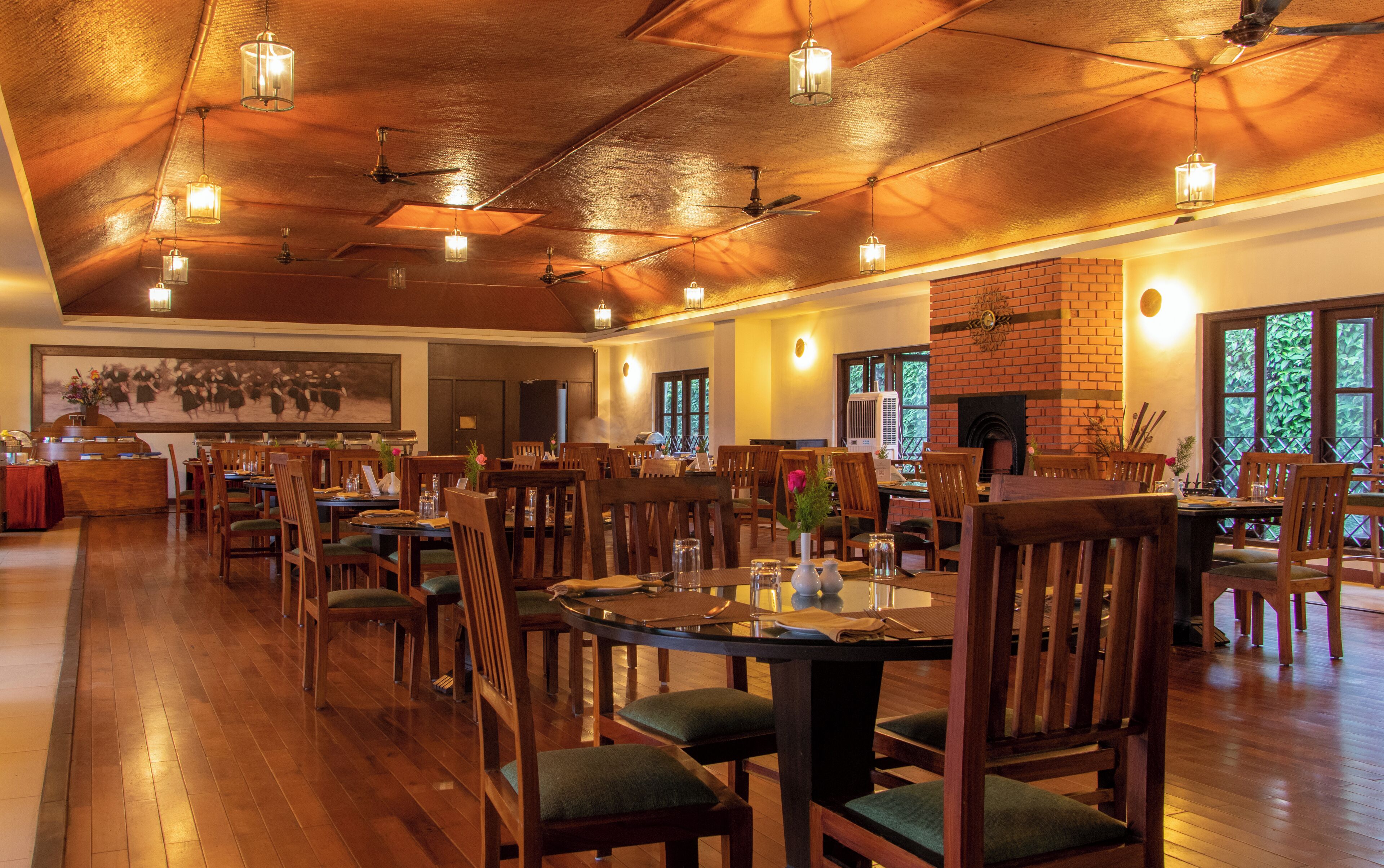 breakfast, lunch and dinner served